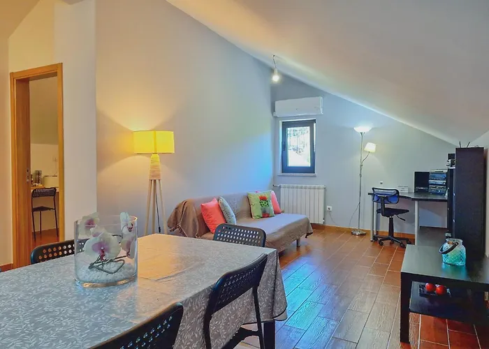 Проживание в семье Cantinho Do Mel *