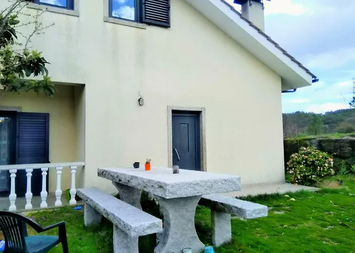 Проживание в семье Cantinho Do Mel